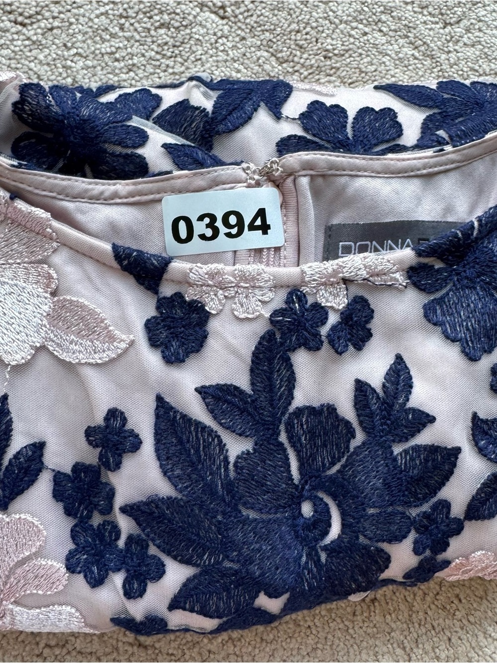 Donna Ricco NY Embroidered Floral Mesh Sheath Dress Sz 16 Navy Blush Sleeveless - Picture 12 of 12